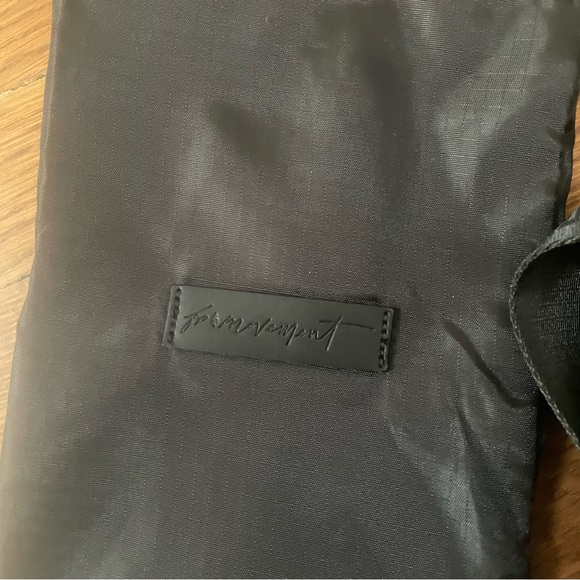 Free People Movement Mini Mesh Sling Bag black - Picture 5 of 7